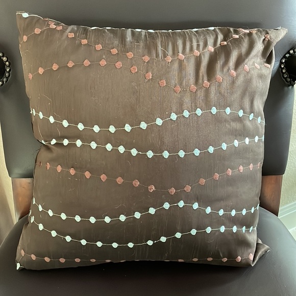 Accent Pillows - Picture 3 of 3